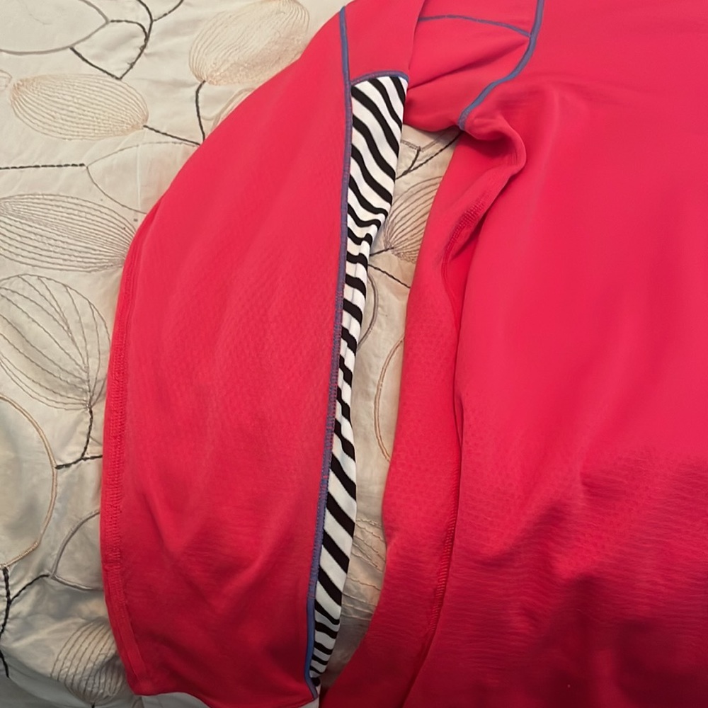 Helly Hansen pink base layer king sleeve shirt w/ black/white stripe on sleeve M - Picture 5 of 9